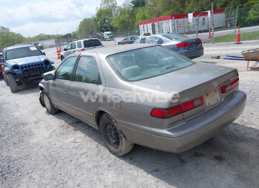 Photo 3 of 1998 Toyota Camry LE (VIN 4T1BG28K6WU331314)