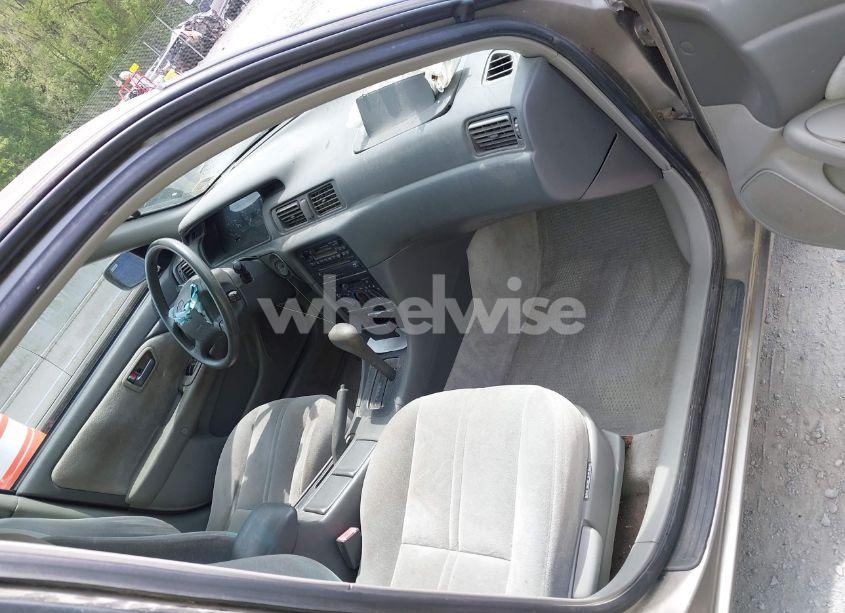 Photo 5 of 1998 Toyota Camry LE (VIN 4T1BG28K6WU331314)