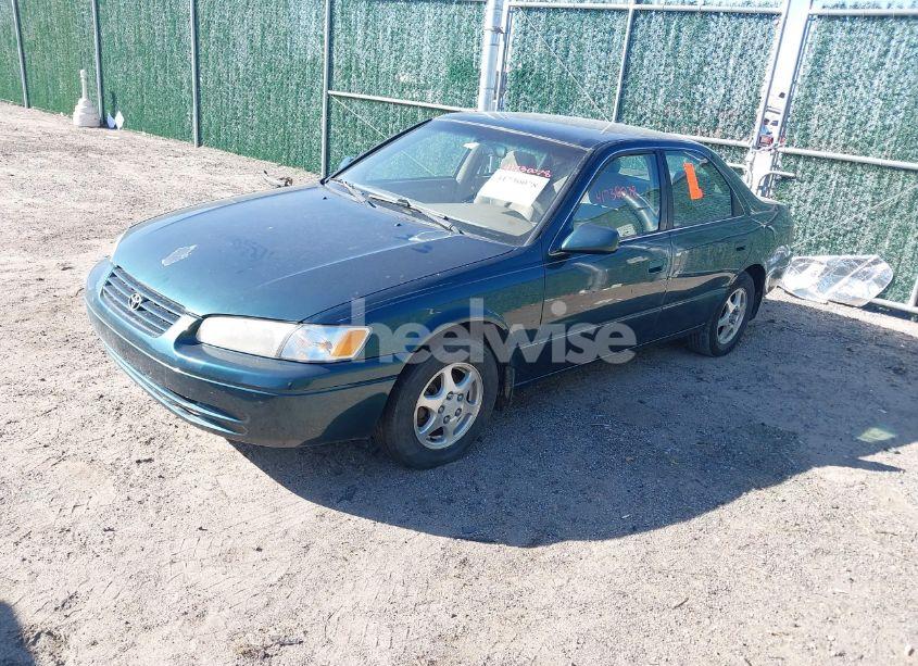 Photo 2 of 1998 Toyota Camry LE (VIN 4T1BG28K8WU228413)