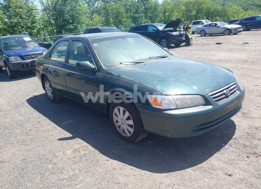 2000 Toyota Camry LE (VIN 4T1BG28K9YU968930) main photo