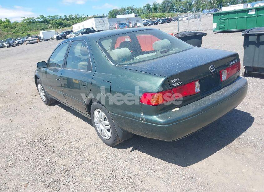 Photo 3 of 2000 Toyota Camry LE (VIN 4T1BG28K9YU968930)