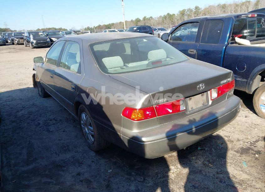 Photo 3 of 2001 Toyota Camry LE (VIN 4T1BG28KX1U027122)