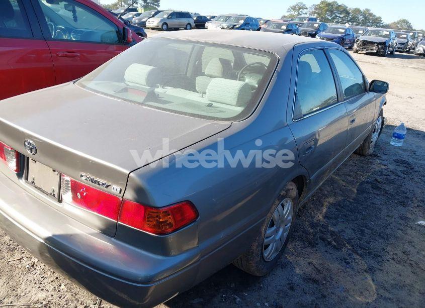 Photo 4 of 2001 Toyota Camry LE (VIN 4T1BG28KX1U027122)