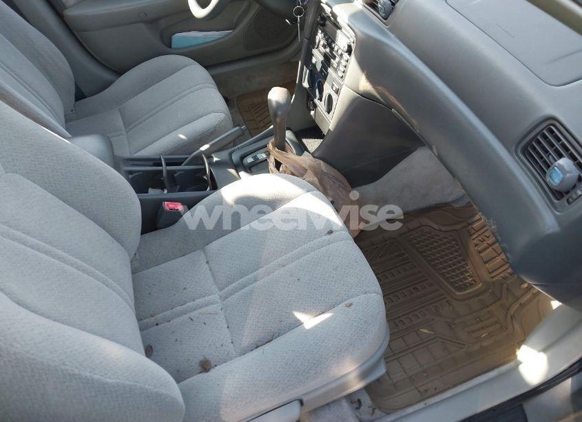 Photo 5 of 2001 Toyota Camry LE (VIN 4T1BG28KX1U027122)