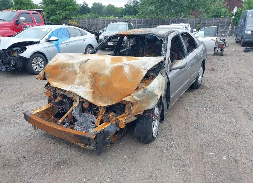 Photo 2 of 2001 Toyota Camry LE (VIN 4T1BG28KX1U112297)