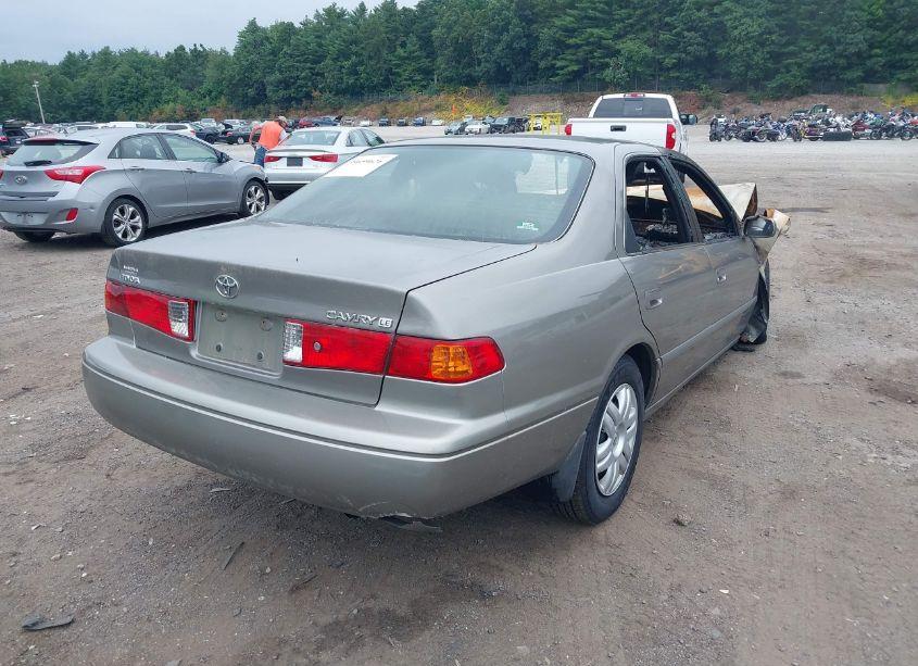 Photo 4 of 2001 Toyota Camry LE (VIN 4T1BG28KX1U112297)