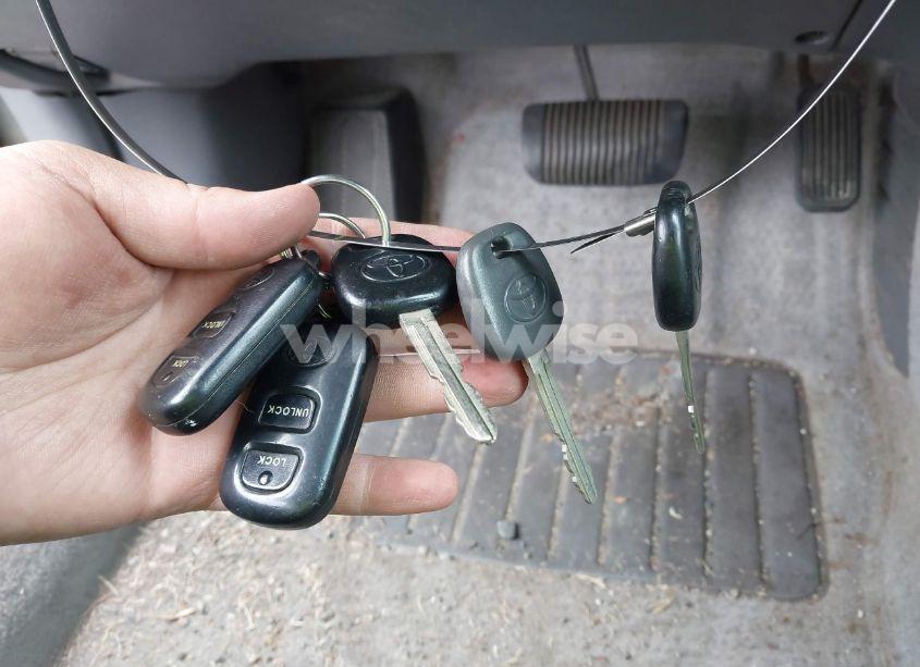 Photo 11 of 2001 Toyota Camry XLE (VIN 4T1BG28KX1U777636)