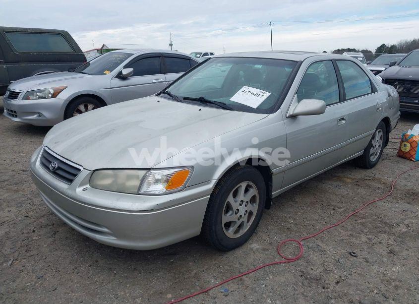 Photo 2 of 2001 Toyota Camry XLE (VIN 4T1BG28KX1U777636)