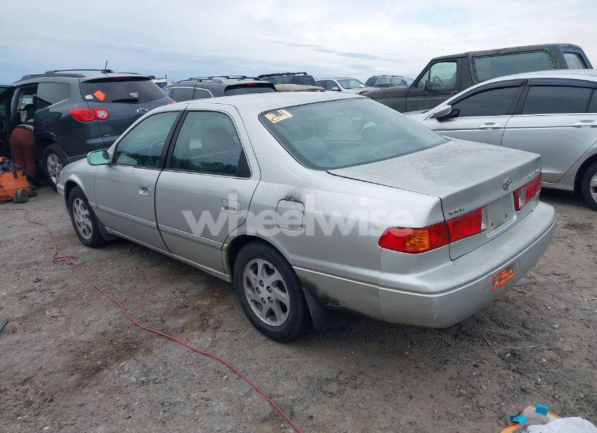 Photo 3 of 2001 Toyota Camry XLE (VIN 4T1BG28KX1U777636)