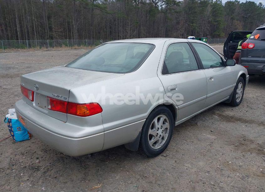 Photo 4 of 2001 Toyota Camry XLE (VIN 4T1BG28KX1U777636)