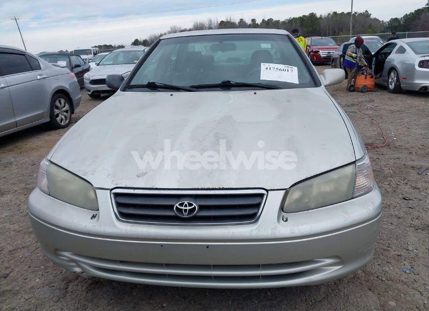 Photo 6 of 2001 Toyota Camry XLE (VIN 4T1BG28KX1U777636)