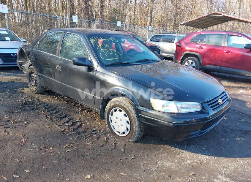 1999 Toyota Camry LE (VIN 4T1BG28KXXU594522) main photo