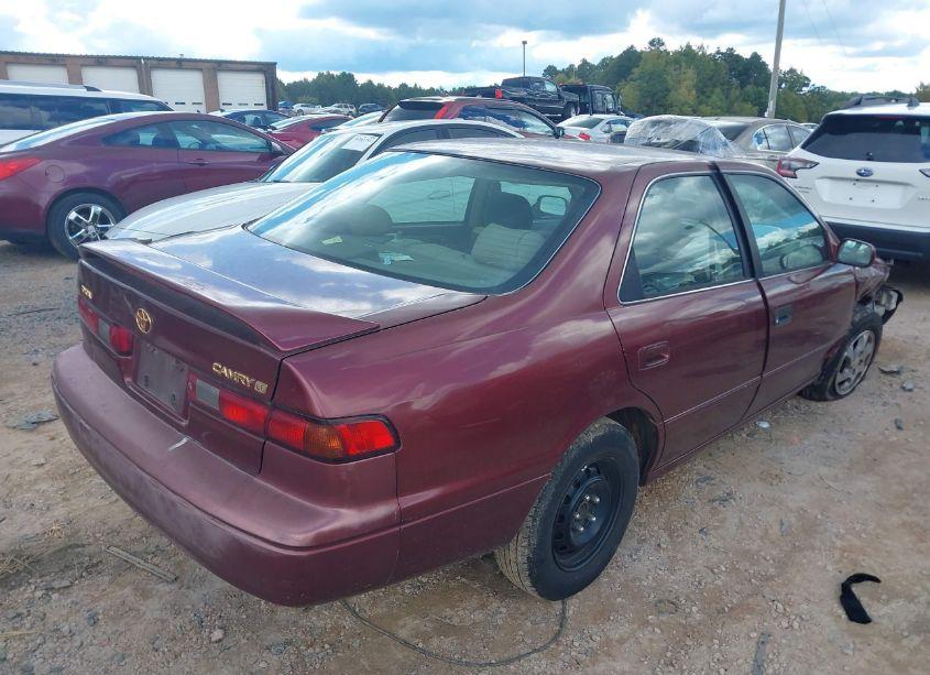 Photo 4 of 1999 Toyota Camry LE (VIN 4T1BG28KXXU602652)