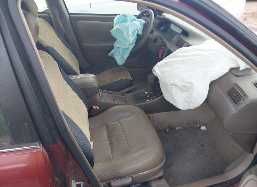 Photo 5 of 1999 Toyota Camry LE (VIN 4T1BG28KXXU602652)