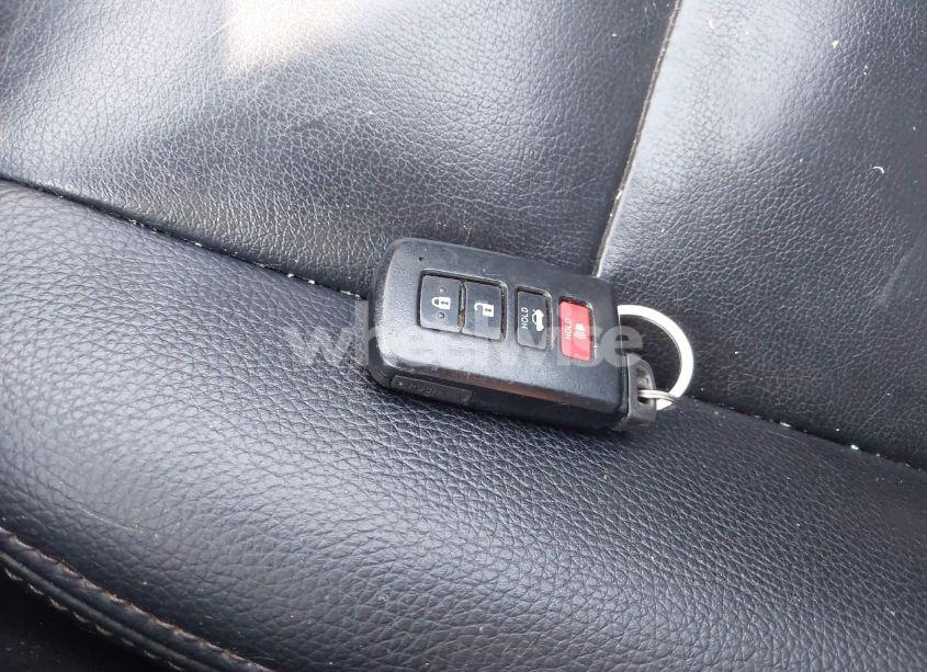 Photo 11 of 2018 Toyota Avalon TOURING (VIN 4T1BK1EB5JU285786)