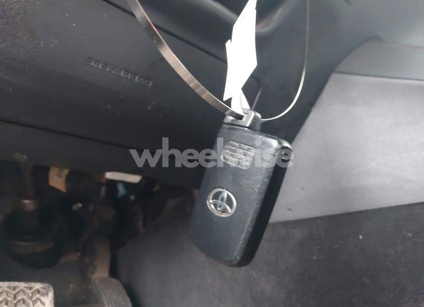 Photo 11 of 2016 Toyota Avalon XLE (VIN 4T1BK1EB8GU216955)