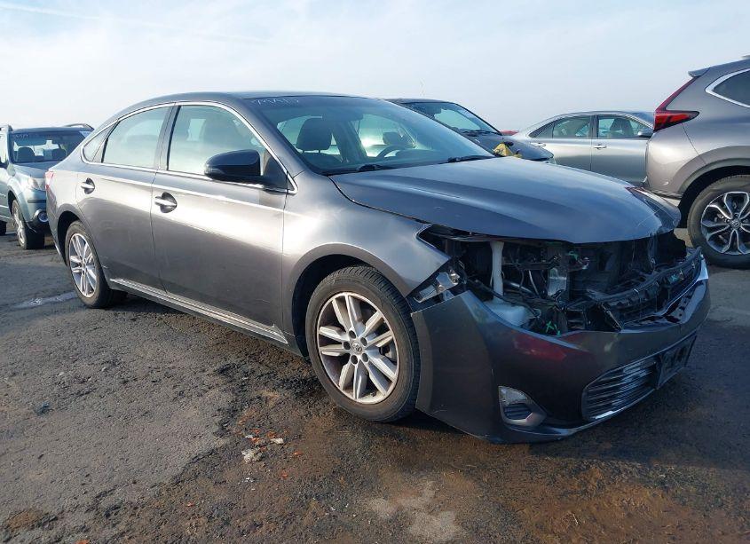 2015 Toyota Avalon XLE (VIN 4T1BK1EB9FU164489) main photo
