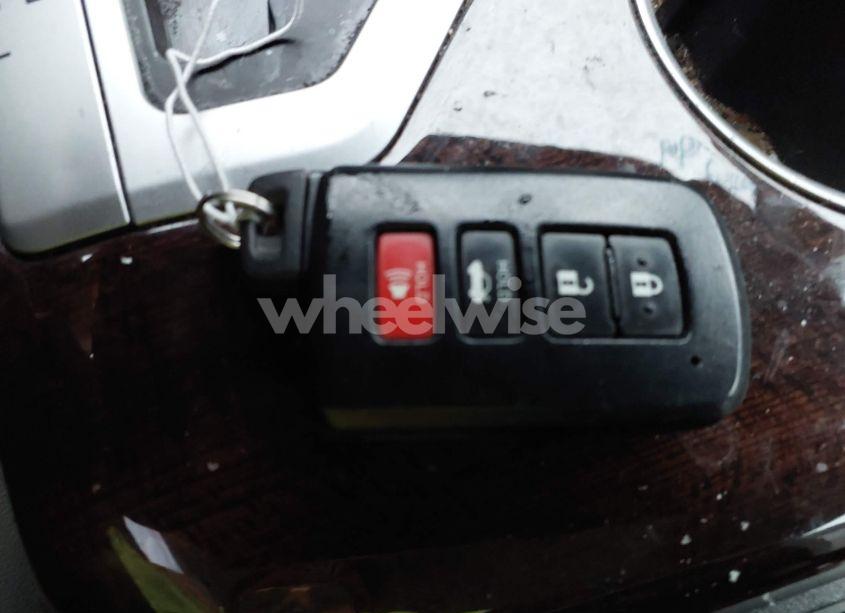 Photo 11 of 2012 Toyota Camry XLE V6 (VIN 4T1BK1FK0CU506907)