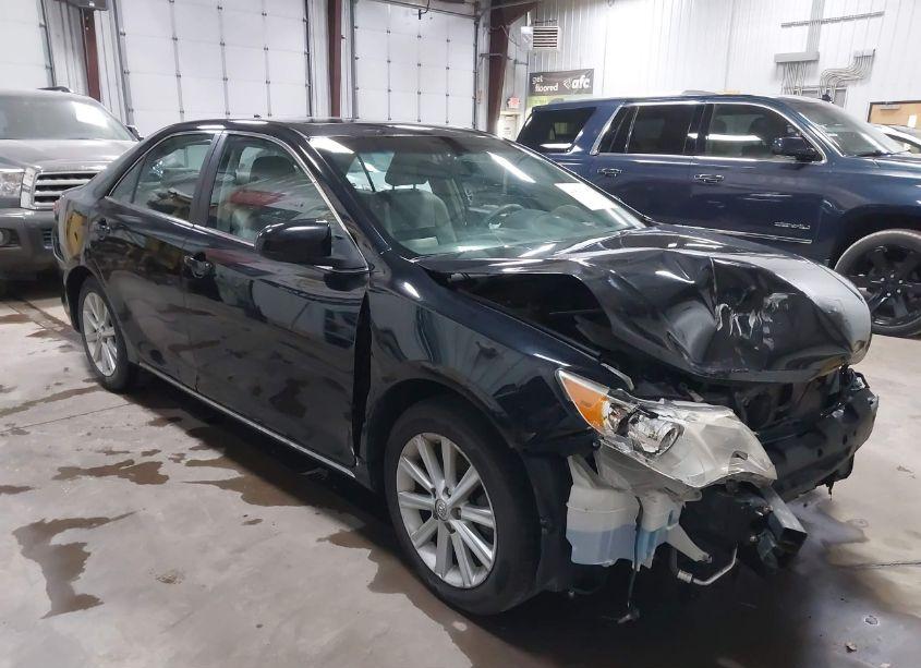 2013 Toyota Camry XLE V6 (VIN 4T1BK1FK0DU530657) main photo