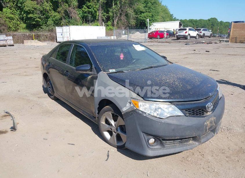 2013 Toyota Camry SE V6 (VIN 4T1BK1FK0DU533204) main photo