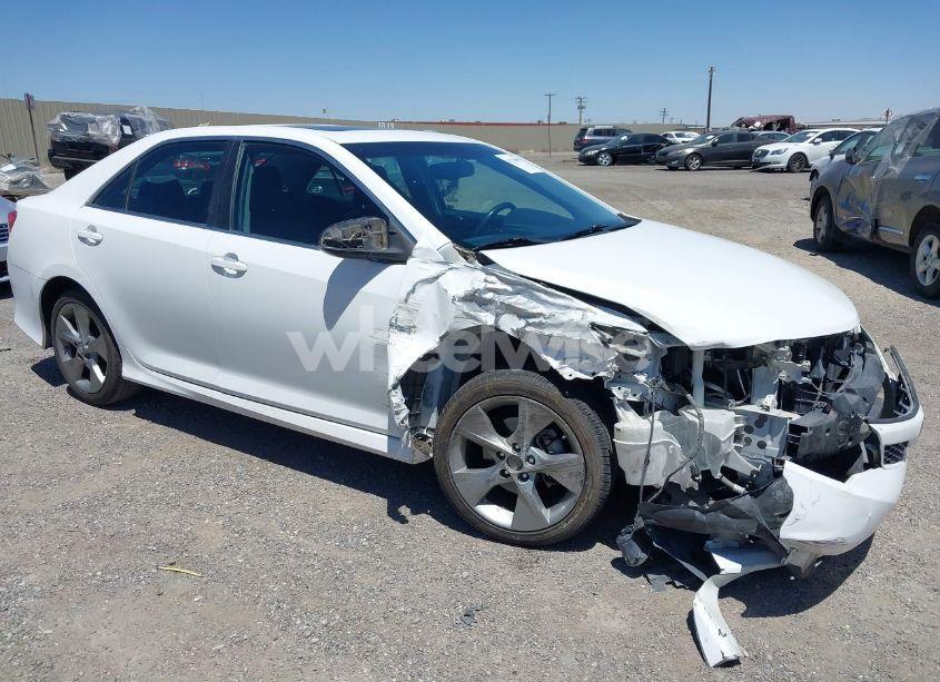 2014 Toyota Camry SE V6 (VIN 4T1BK1FK0EU537402) main photo