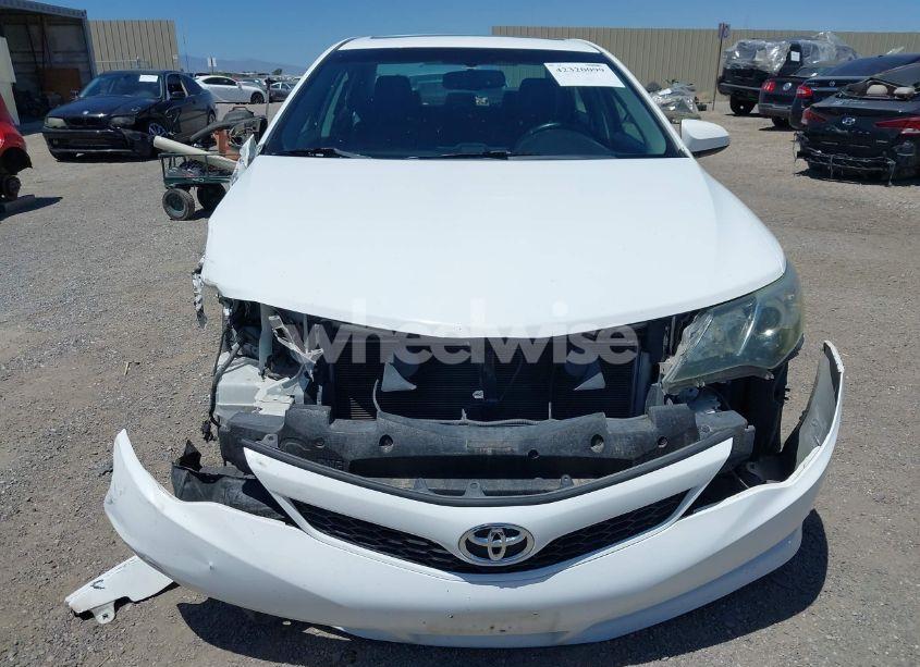 Photo 12 of 2014 Toyota Camry SE V6 (VIN 4T1BK1FK0EU537402)