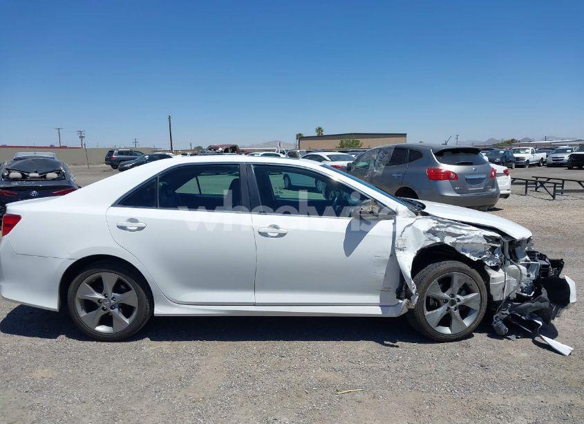 Photo 13 of 2014 Toyota Camry SE V6 (VIN 4T1BK1FK0EU537402)