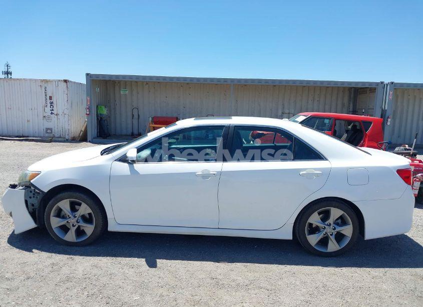 Photo 14 of 2014 Toyota Camry SE V6 (VIN 4T1BK1FK0EU537402)