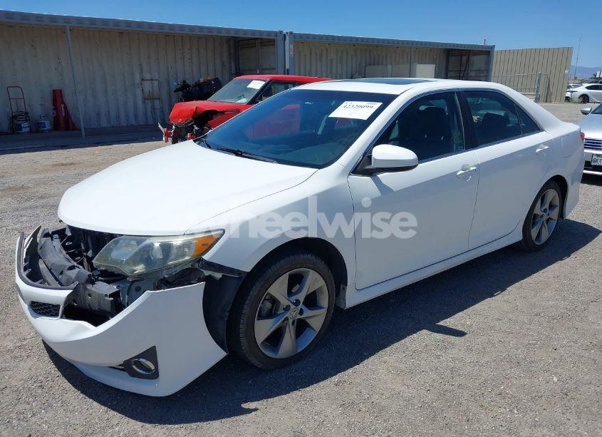 Photo 2 of 2014 Toyota Camry SE V6 (VIN 4T1BK1FK0EU537402)