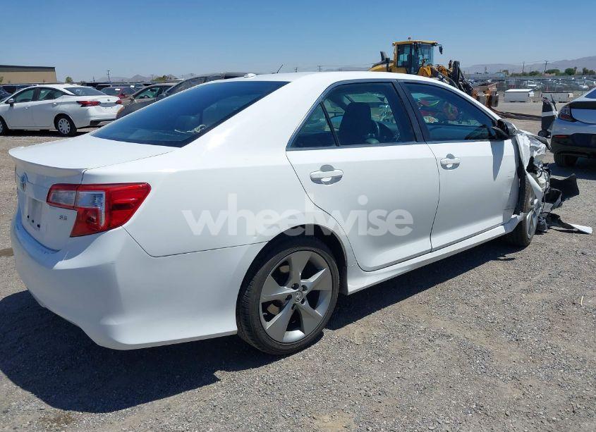Photo 4 of 2014 Toyota Camry SE V6 (VIN 4T1BK1FK0EU537402)