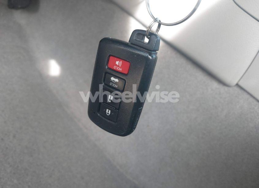 Photo 11 of 2014 Toyota Camry XLE V6 (VIN 4T1BK1FK0EU540896)