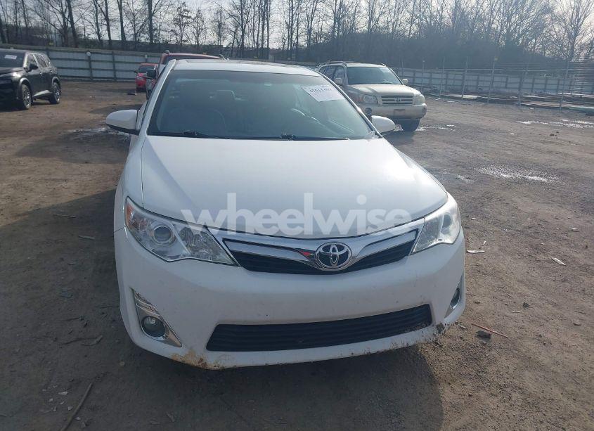 Photo 12 of 2014 Toyota Camry XLE V6 (VIN 4T1BK1FK0EU540896)