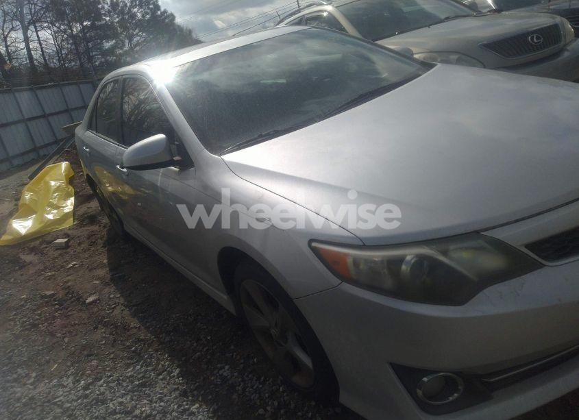 Photo 13 of 2014 Toyota Camry SE V6 (VIN 4T1BK1FK0EU541806)