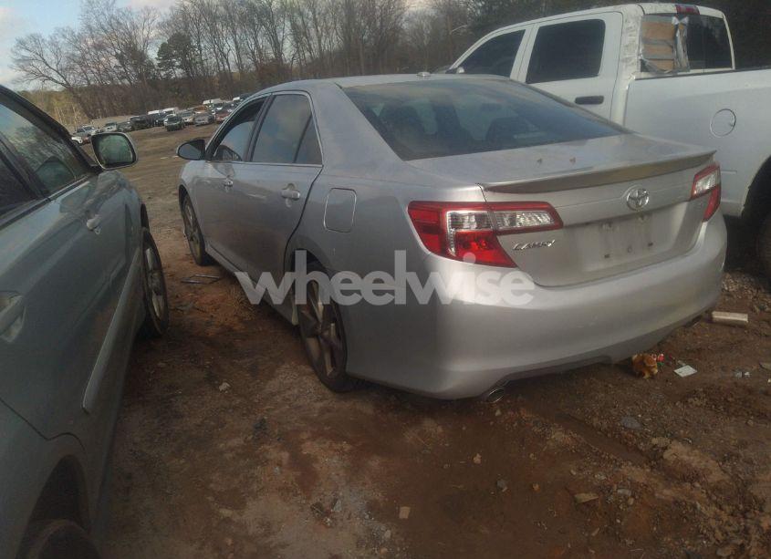 Photo 3 of 2014 Toyota Camry SE V6 (VIN 4T1BK1FK0EU541806)