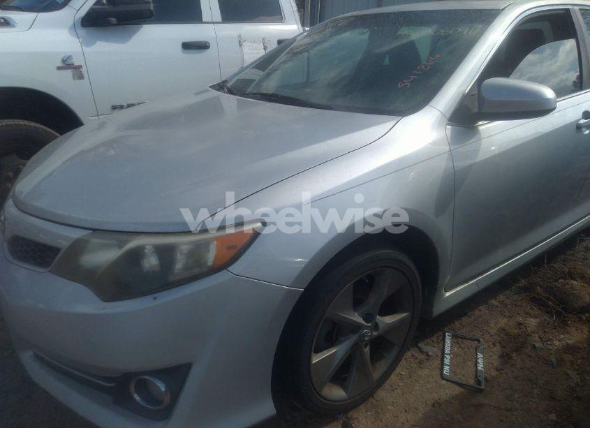 Photo 6 of 2014 Toyota Camry SE V6 (VIN 4T1BK1FK0EU541806)