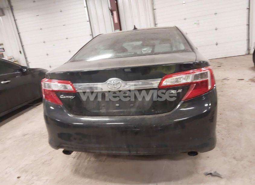 Photo 15 of 2014 Toyota Camry XLE V6 (VIN 4T1BK1FK0EU552787)