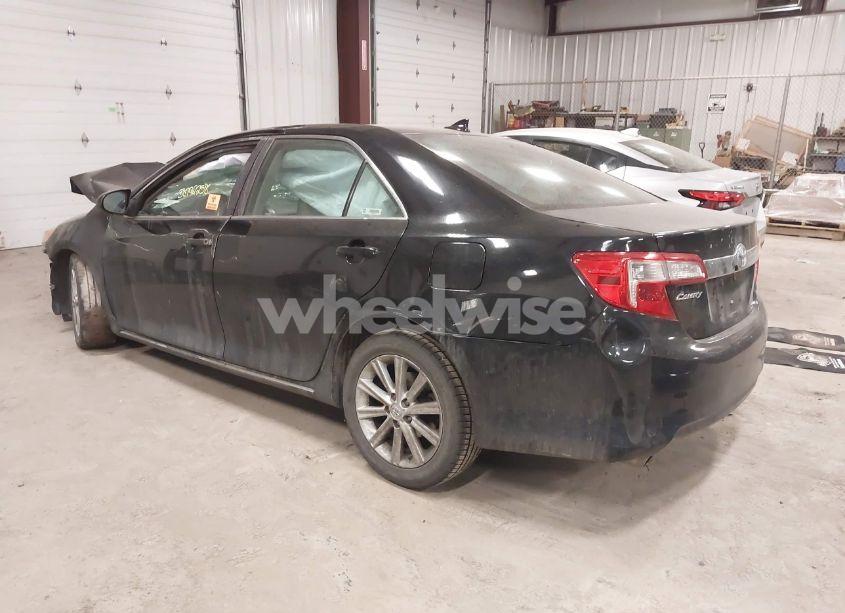 Photo 3 of 2014 Toyota Camry XLE V6 (VIN 4T1BK1FK0EU552787)