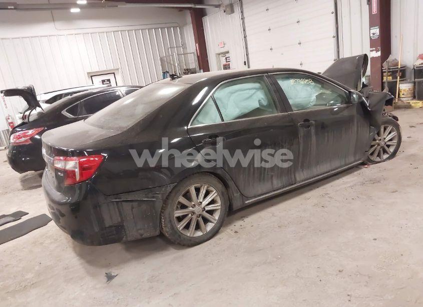 Photo 4 of 2014 Toyota Camry XLE V6 (VIN 4T1BK1FK0EU552787)