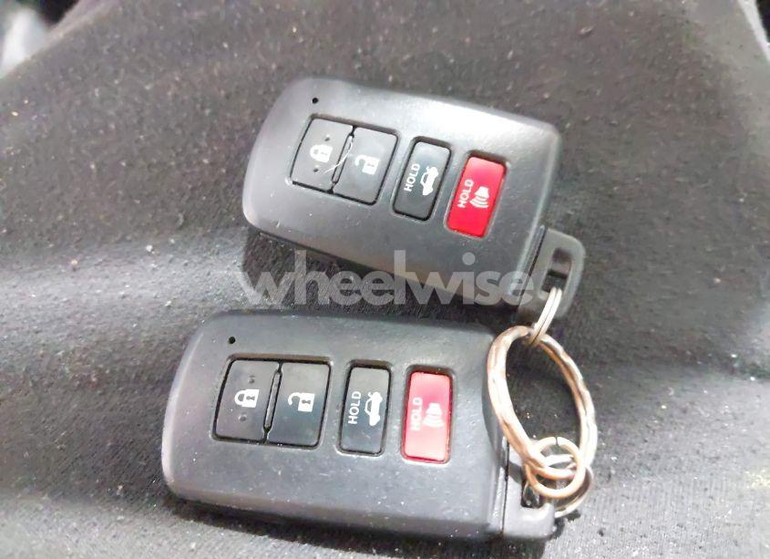 Photo 11 of 2016 Toyota Camry XLE V6 (VIN 4T1BK1FK0GU570869)