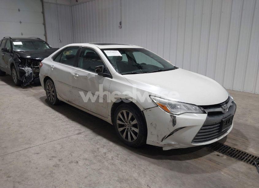 Photo 13 of 2016 Toyota Camry XLE V6 (VIN 4T1BK1FK0GU570869)