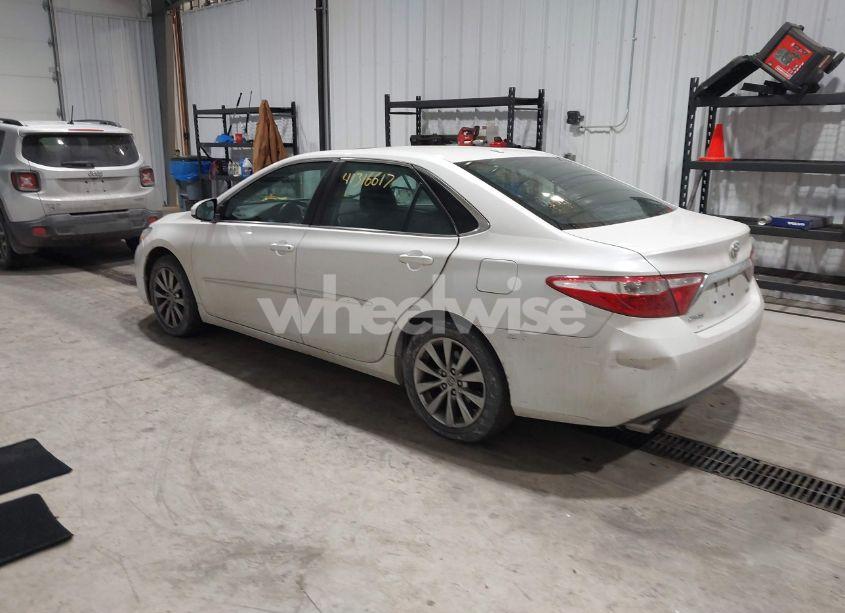 Photo 3 of 2016 Toyota Camry XLE V6 (VIN 4T1BK1FK0GU570869)