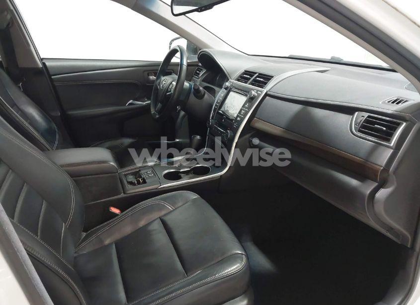 Photo 5 of 2016 Toyota Camry XLE V6 (VIN 4T1BK1FK0GU570869)