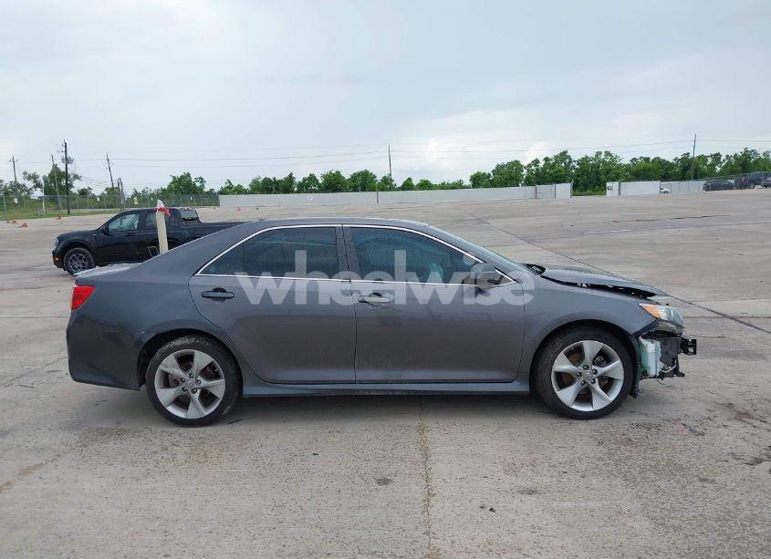 Photo 13 of 2013 Toyota Camry SE V6 (VIN 4T1BK1FK1DU023203)