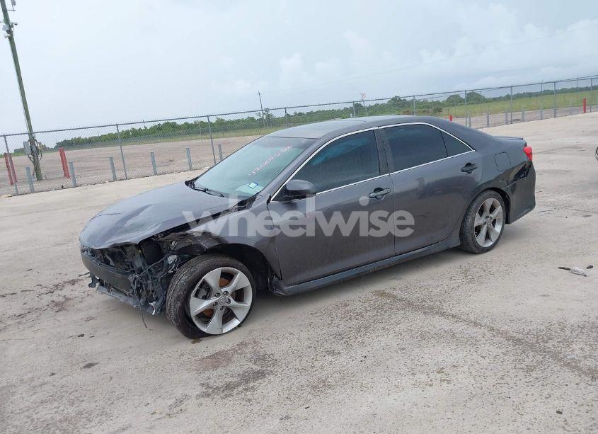 Photo 2 of 2013 Toyota Camry SE V6 (VIN 4T1BK1FK1DU023203)