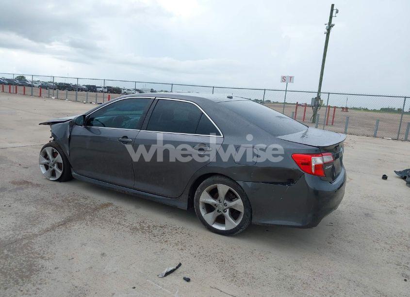 Photo 3 of 2013 Toyota Camry SE V6 (VIN 4T1BK1FK1DU023203)