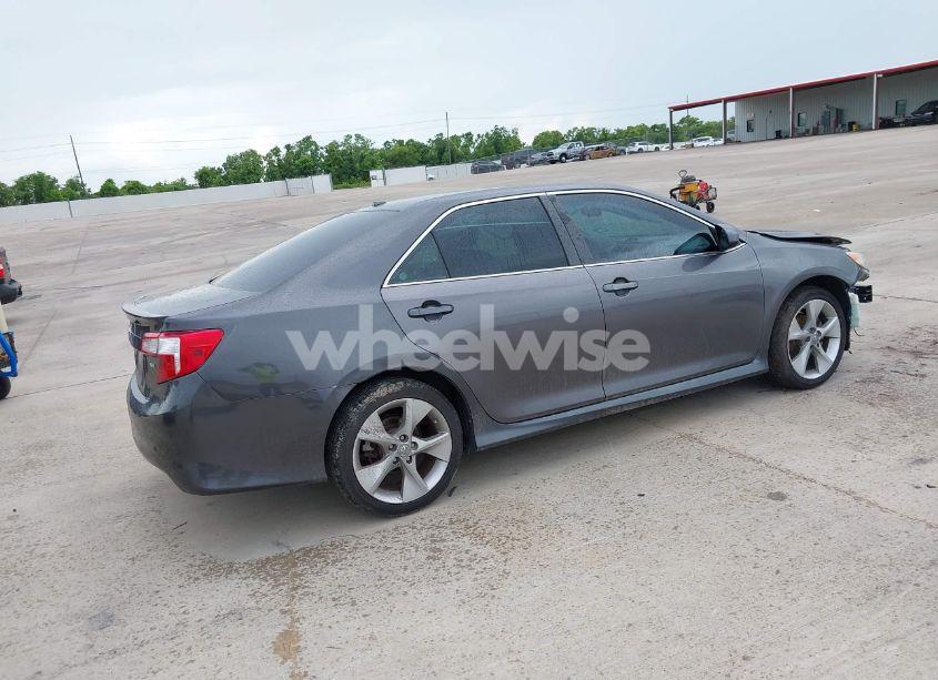 Photo 4 of 2013 Toyota Camry SE V6 (VIN 4T1BK1FK1DU023203)