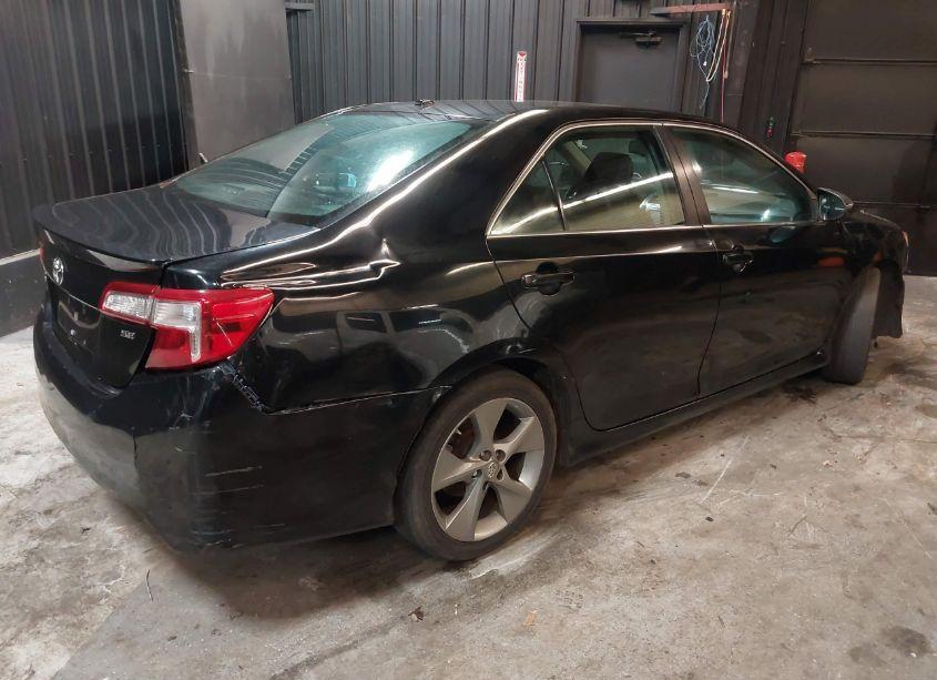 Photo 4 of 2014 Toyota Camry SE V6 (VIN 4T1BK1FK1EU542771)