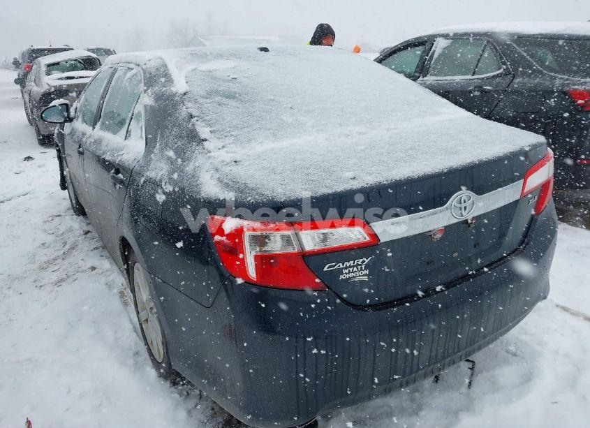 Photo 3 of 2014 Toyota Camry XLE V6 (VIN 4T1BK1FK1EU546559)