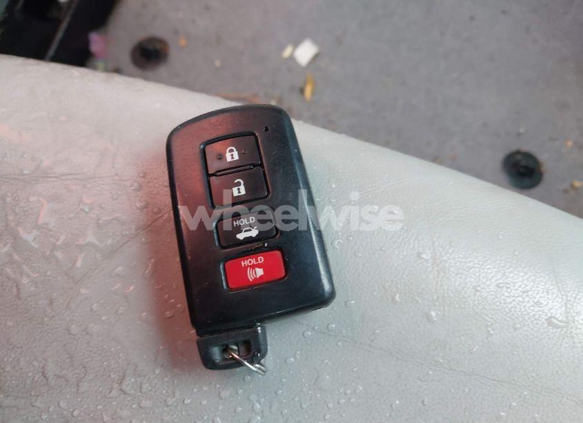 Photo 11 of 2015 Toyota Camry XLE V6 (VIN 4T1BK1FK1FU555831)