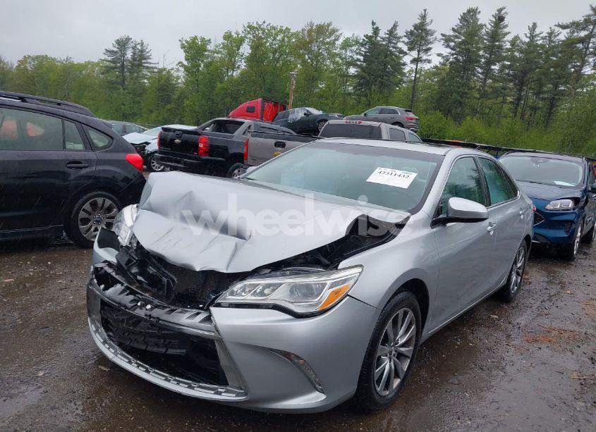 Photo 2 of 2015 Toyota Camry XLE V6 (VIN 4T1BK1FK1FU555831)